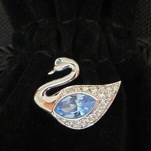 Swarovski Blue Crystal Swan Lapel Tac Pin Silver Tone NEW In Bag